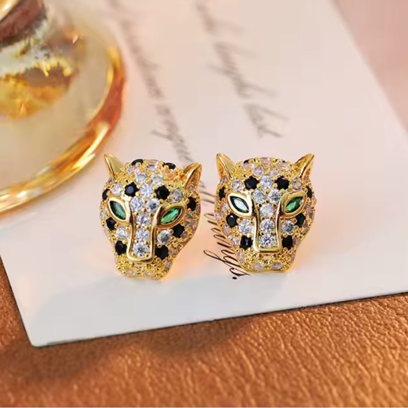Panthere Gold Green Eyes Stud Earrings - Picture 4 of 7